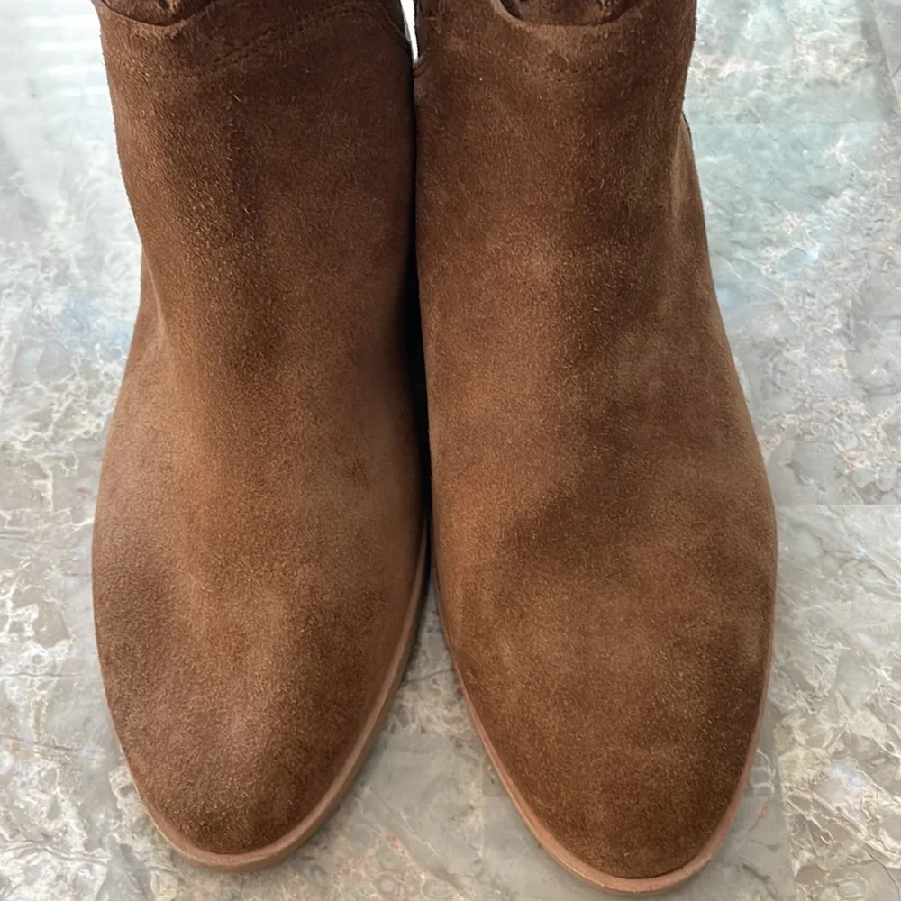 NWT Michael Kors Leather Laser Cut Booties Size 8M Pull On Style